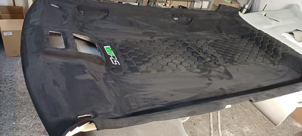 Podsufitka naprawa zmiana koloru czarne podsufitki, słupki, renowacja