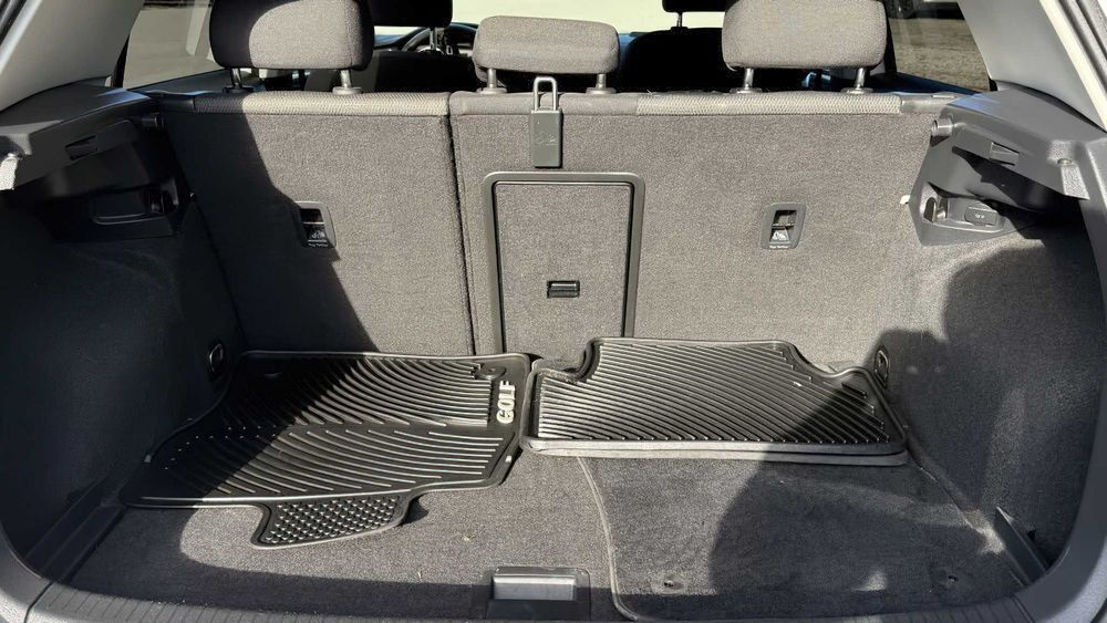 Volkswagen Golf      2019