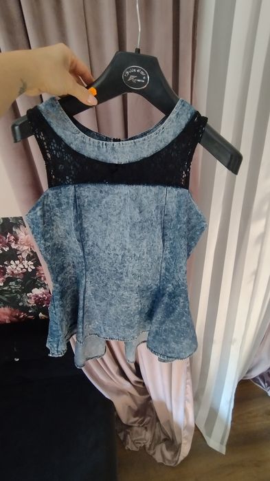 Bluzka w kolorze dżinsu,koronka