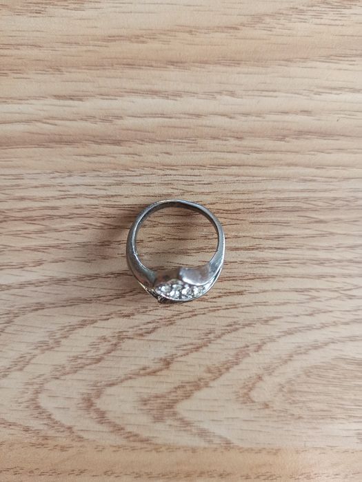 Pierścionek z diamencikami, 3 liście, 18.1 mm