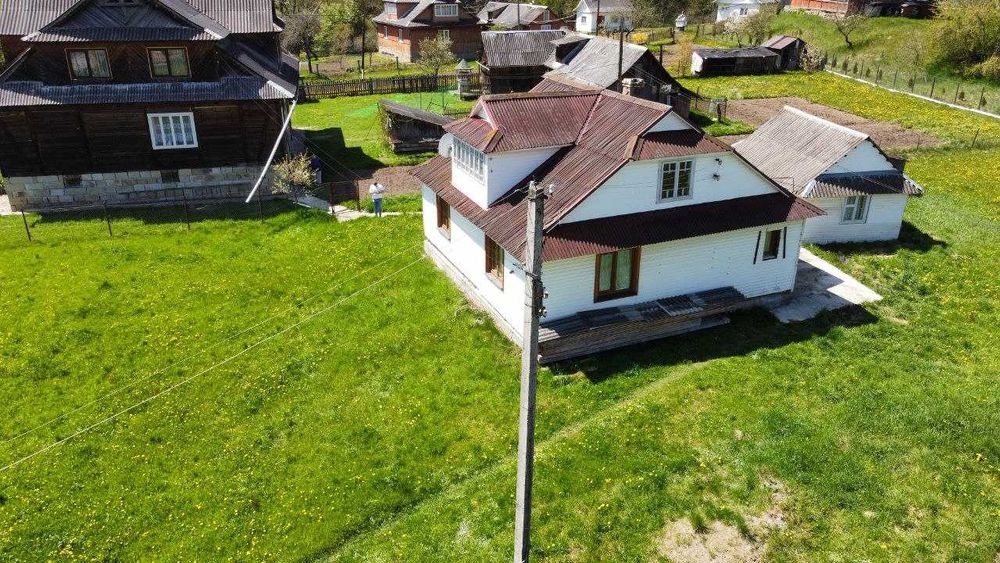 Продаж будинку . Площа 80 м.кв. Ділянка 10 с. Комунікації. Генератор