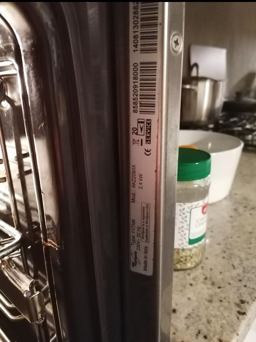 Forno Whirlpool a funcionar mas com vidro quebrado