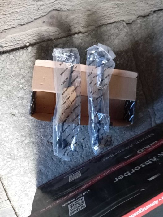 Vendo material novo para Renault laguna/ Megane.