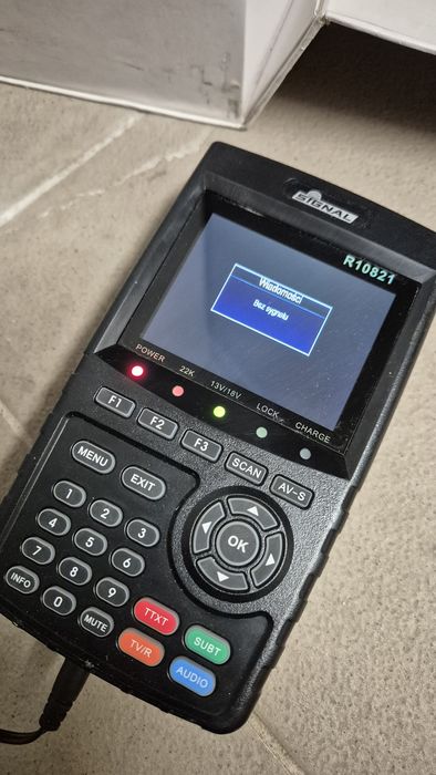 Miernik satelitarny WS-6916 R10821 z ekranem i wbudowanym  tunerem