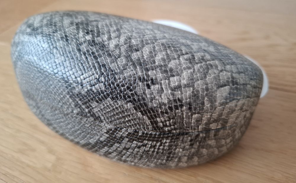 Etui na okulary przeciwsłoneczne  Nowe.