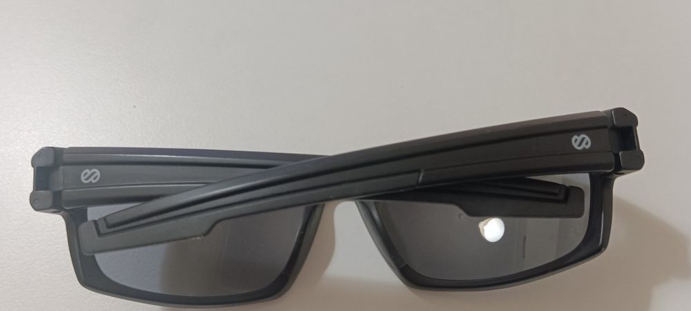 Óculos de sol novos