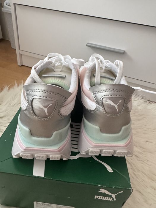 Nowe buty damskie Puma rozmiar 40