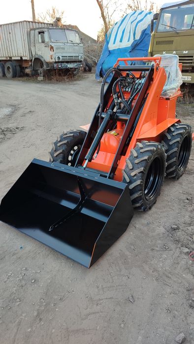 Міні навантажувач з двигуном V2, мінітрактор, мінінавантажувач