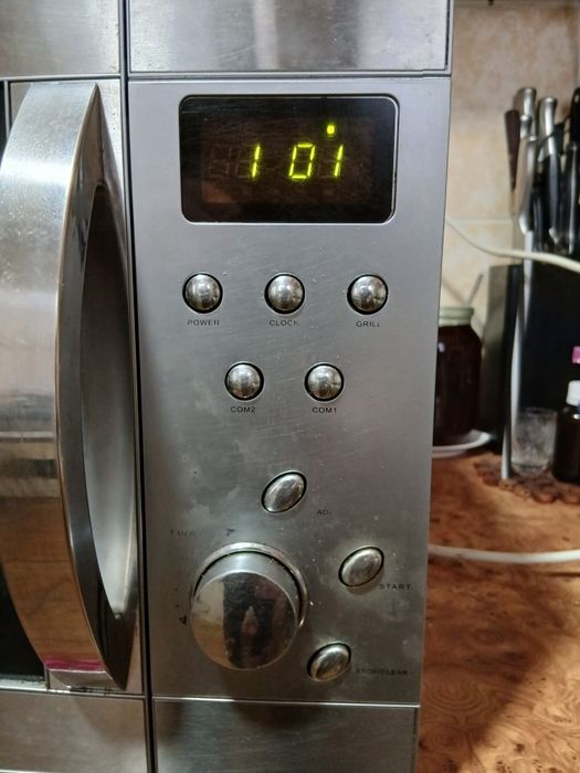 Микроволновка Bush,Рабочая