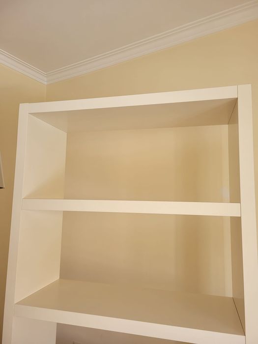Estante branca usada, Ikea. Alt. 1.90 ,larg.105,56.prof. 0,38. Alt entre  prateleiras,0,41