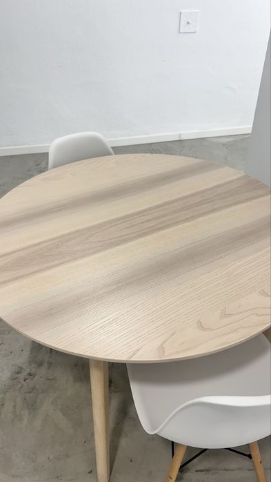 Mesa Ikea 105 cm. Tenho 2 para venda, o valor apresentado é unitario