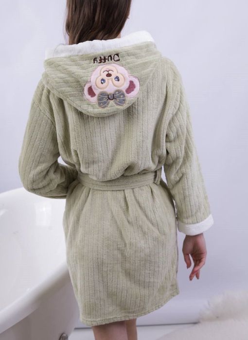 Продам пончо-халат  и халаты с капюшоном для  детей