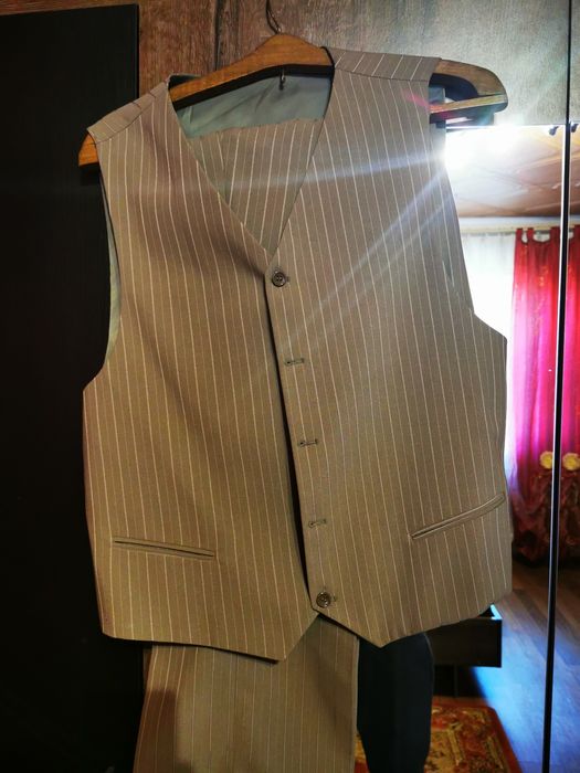 Garnitur kompletny jasny! Marynarka, kamizelka, spodnie!