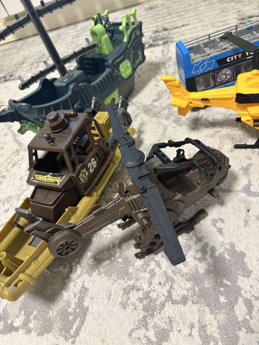 Корабель військовий,гвинтокрил автобус літак машини