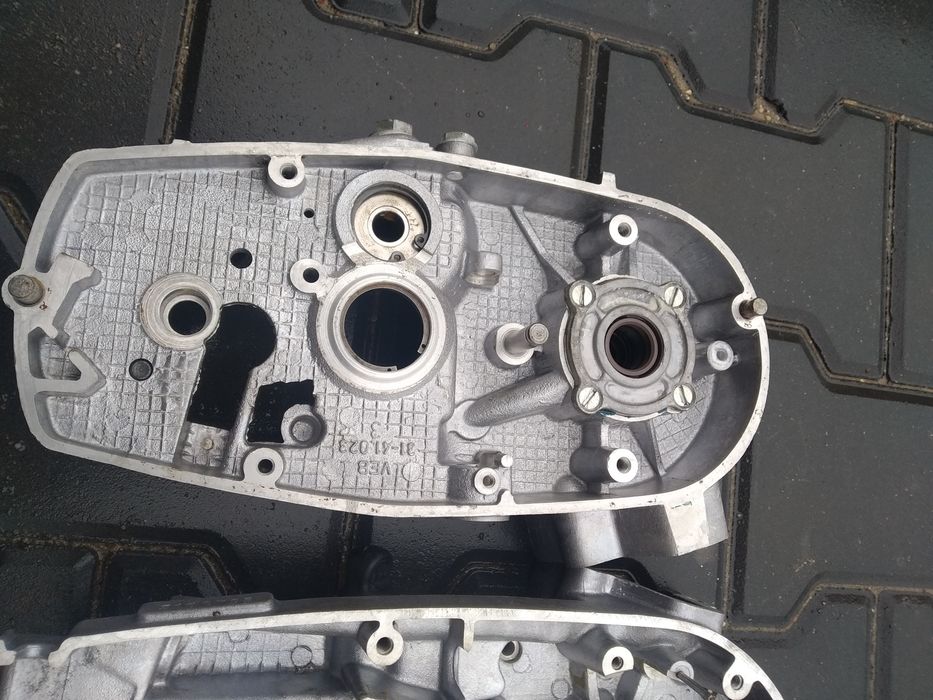 Kartery blok silnika etz 150 cześć z silnika