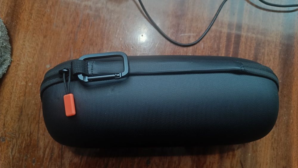 Нова блютуз колонка Tronsmart t8