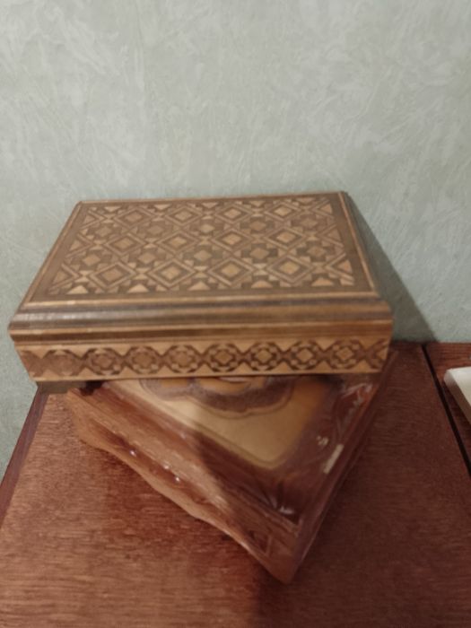 2 шкатулки деревянные