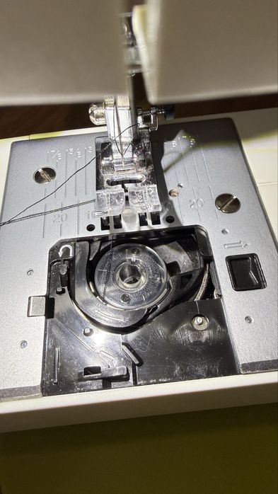 Necchi NC 102D компьютерна швейна машина