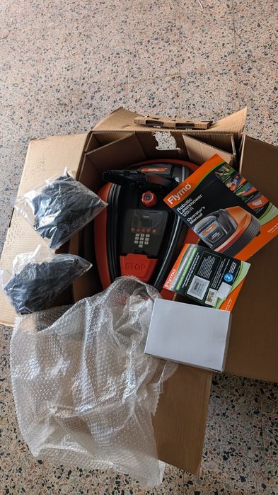 Robot Cortarelva FLYMO 1200R - Novo em caixa