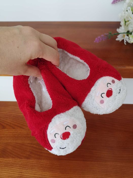 Bambosze Kapcie dziecięce z Mikołajem r.27/30 KappAhl
