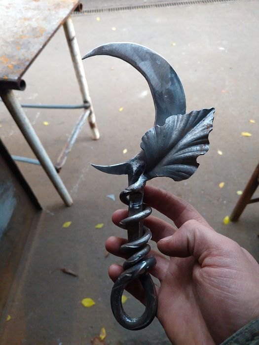 Ритуальний серп стальний