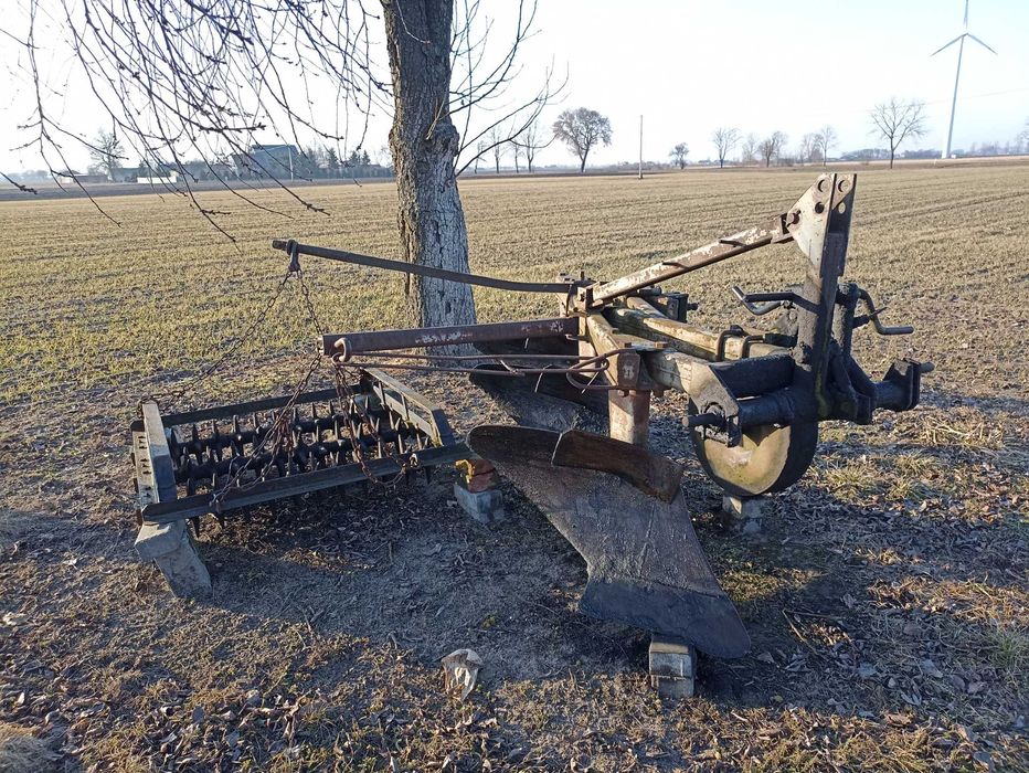 Pług 3 skibowy z kolczatką