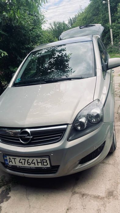 Opel Zafira 2010 | 1.7 CDTI | 240 тис. км | 7 місць