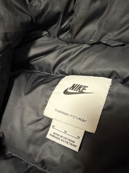 Пуховик зимовий Nike