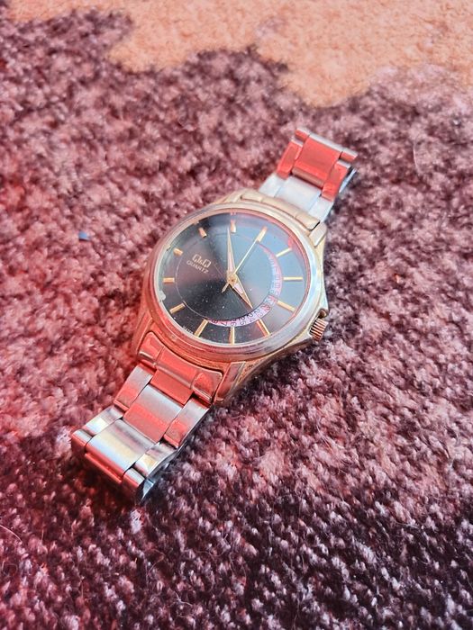 Продам часы qsq quartz