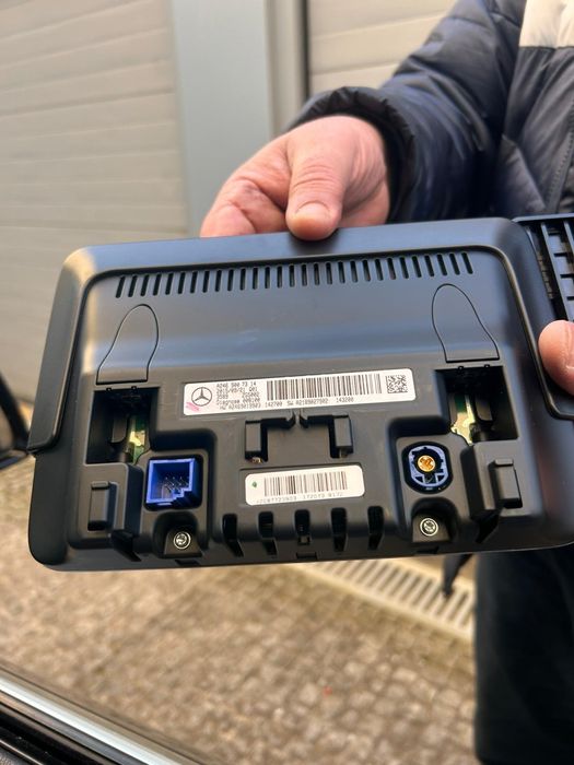 Ecrã / Monitor Original Mercedes Classe B W246 

Vendo ecrã multiméd