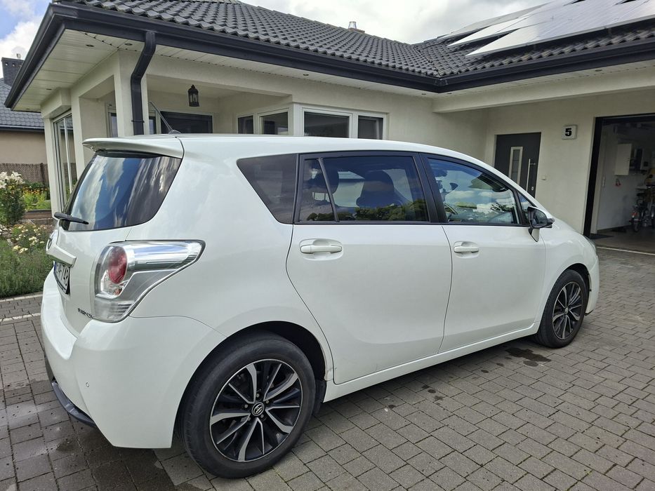 Toyota verso 2015 r