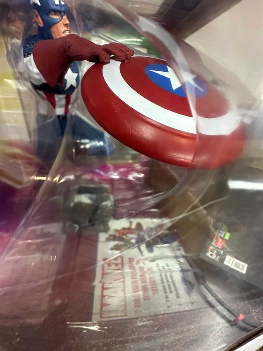 Figura Diamond Select - Marvel Gallery: Captain America