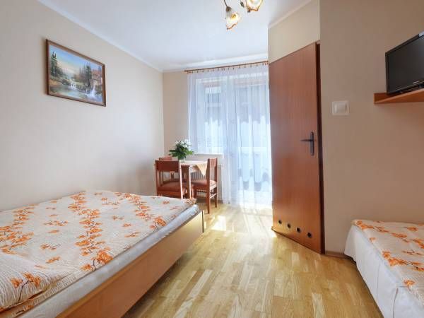 Pokoje Gościnne "Monia"