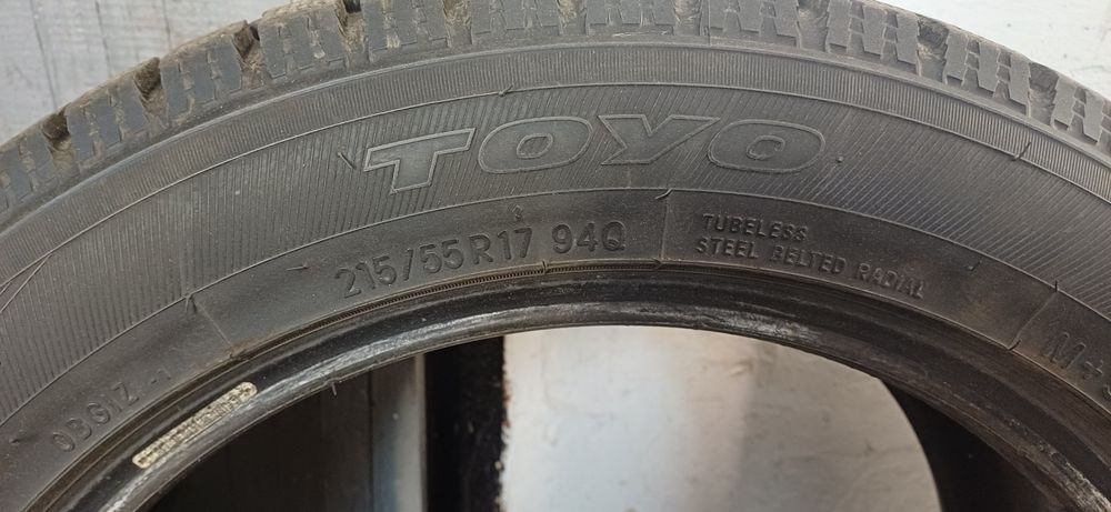 Резина зимня 215/55 r17