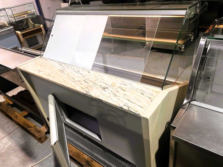 Vitrine Ideal para Charcutaria / Pastelaria - Usada, com Garantia