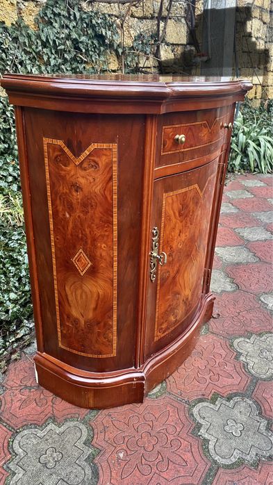 Тумба винтаж фигурные формы, Италия