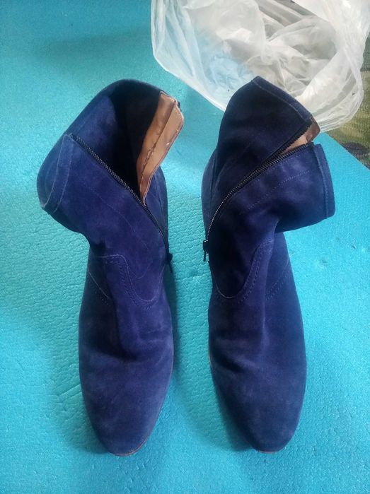 Сапожки замшевые.