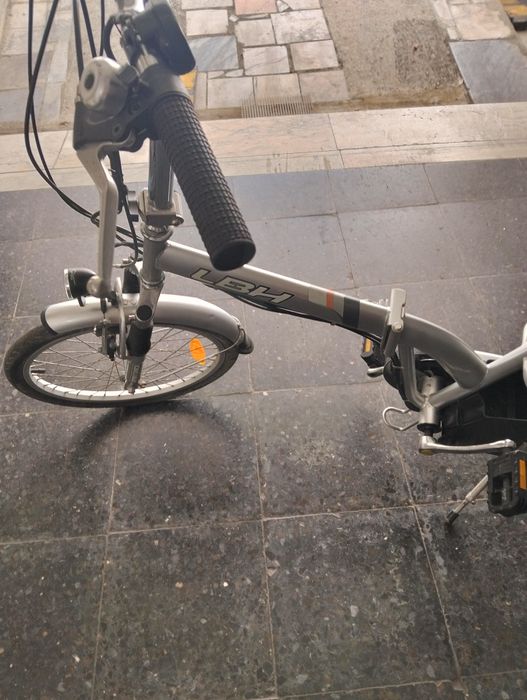 Bicicleta elétrica dobrável