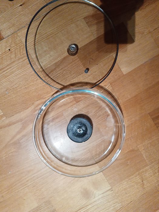 Pokrywki do patelni i garnków.