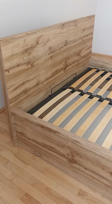 Łóżko 140x200 ze stelażem NOWE