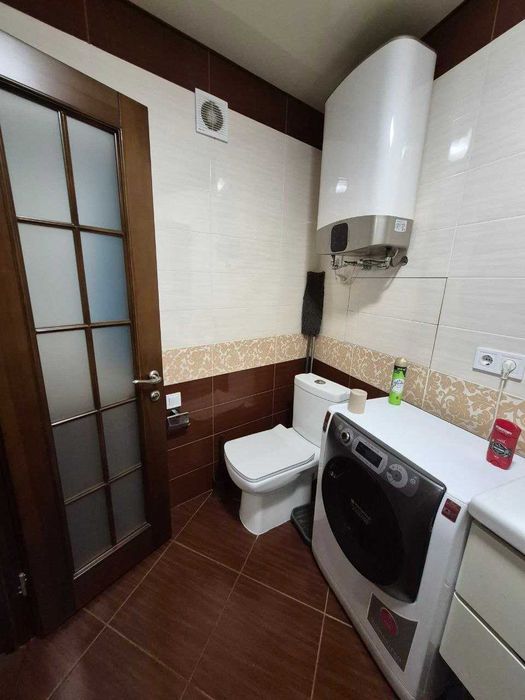 Продам 3 кімн. квартиру з КАПІТАЛЬНИМ РЕМОНТОМ. 2/9 цегл. 60000