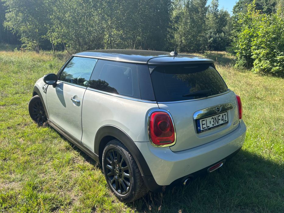 Samochód Mini cooper