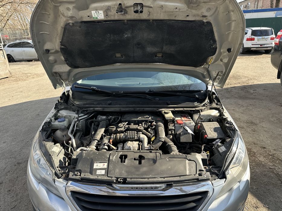 Peugeot 308   2016  1.6 дизель