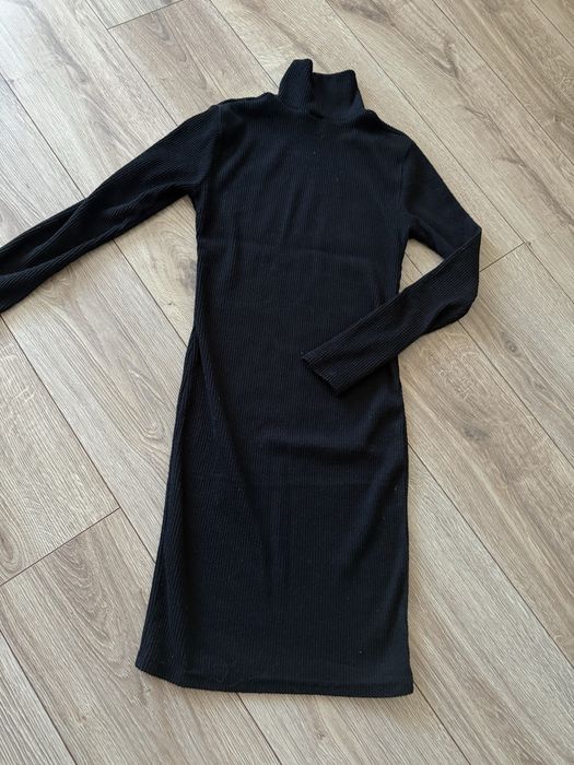 Платье в обтяжку с-м черное