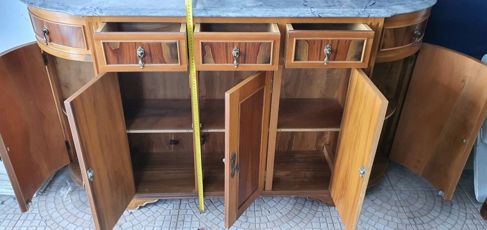 Aparador com pedra mármore