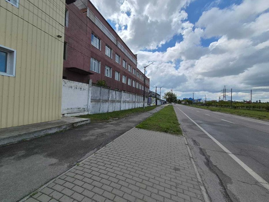 1800м2 приміщення + 30сот землі