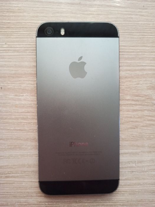 Телефон iPhone 5c