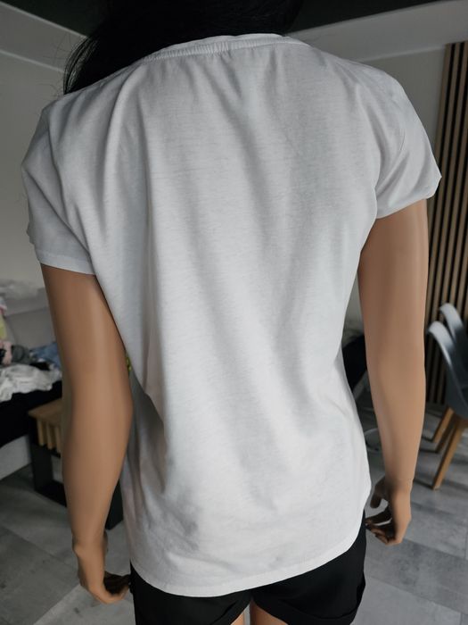 Biały T-shirt z napisami styl i wygoda Everme M
