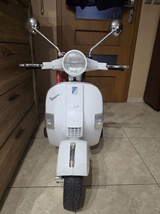 Skuter elektryczny Vespa dla dzieci – biały