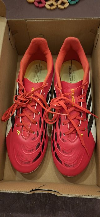 Chuteiras Adidas Predator Club Fg/Mg - 40.5